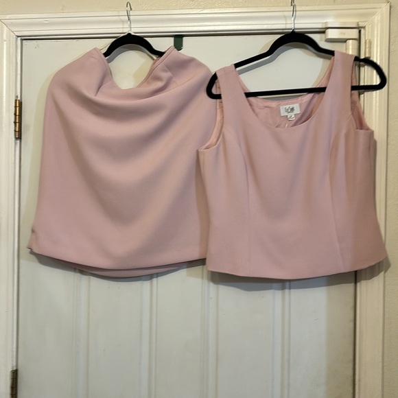 LE Suit - two piece skirt suit
S 12P - Picture 5 of 9